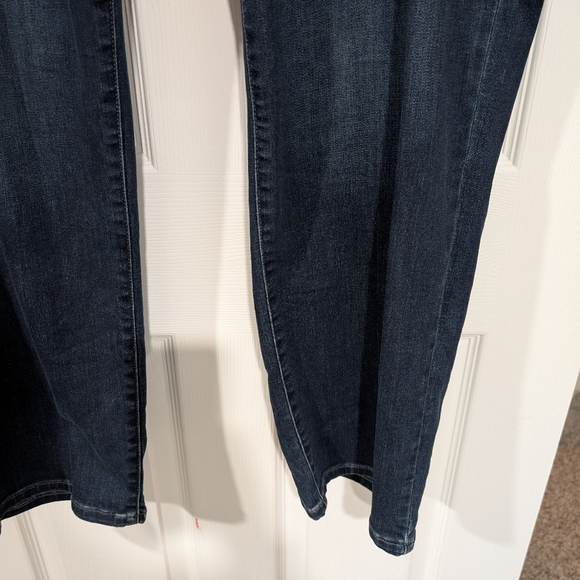 Lane Bryant Dark Wash Signature Fit Mid-Rise Straight Denim Jean Size 24S Short - Picture 5 of 14